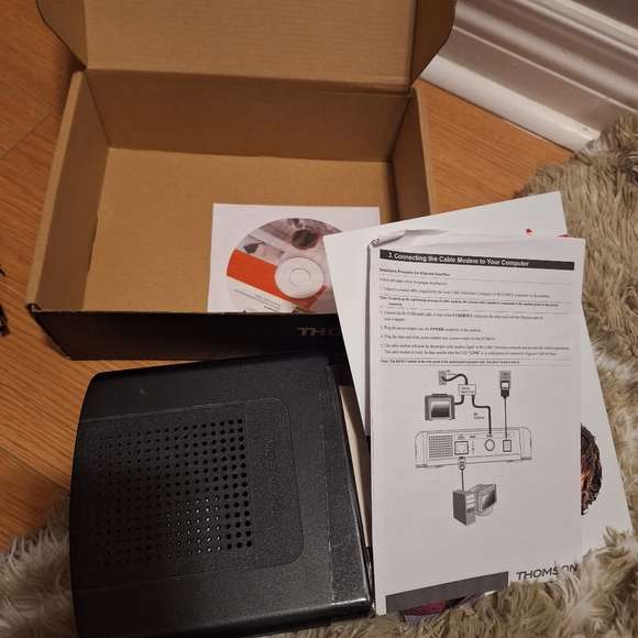 Thomson DCM476 cable modem - Picture 2 of 2